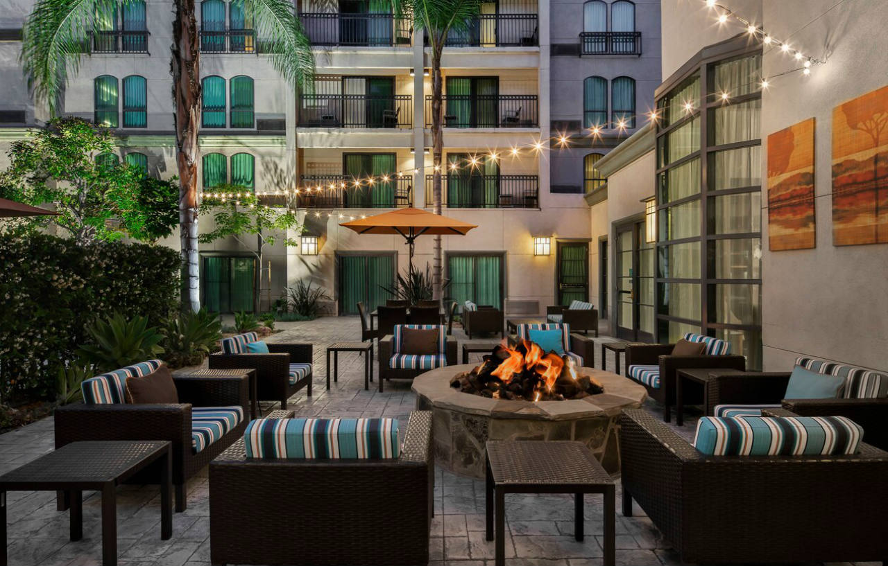 Courtyard By Marriott Los Angeles Pasadena Old Town Hotel Exterior photo